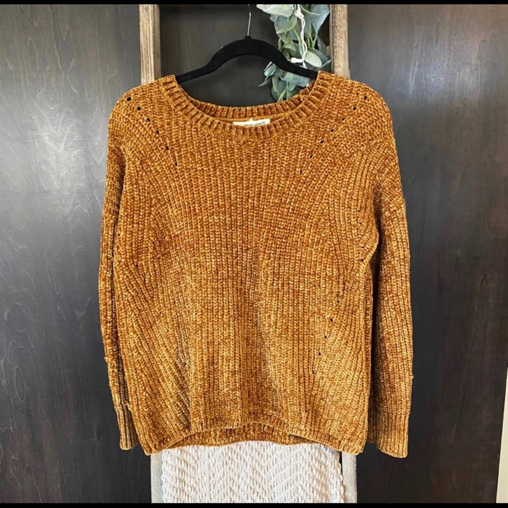 Pink rose brand orange rust sweater!